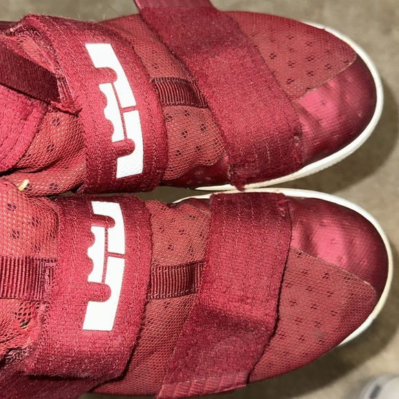 Nike Men's Lebron Soldier 10 'Team Christ the King - Picture 5 of 6